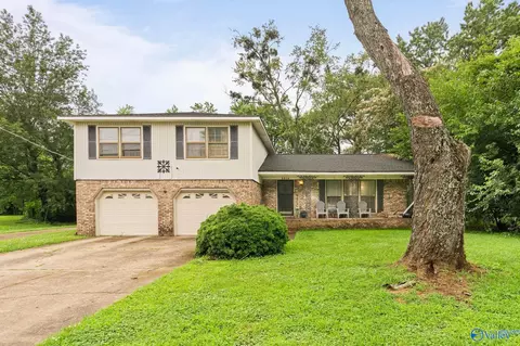 2912 Moss Rd, Huntsville, AL 35810