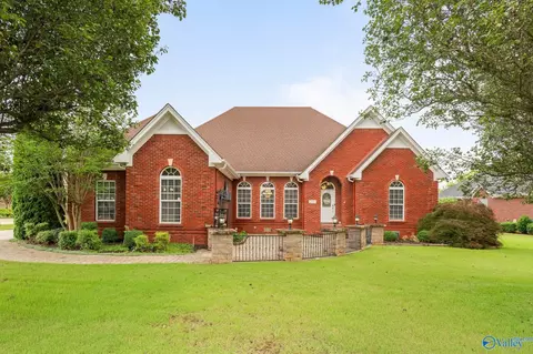 206 Gaston Dr, Madison, AL 35756