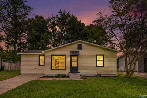 1703 Buena Vista Cir, Decatur, AL 35601