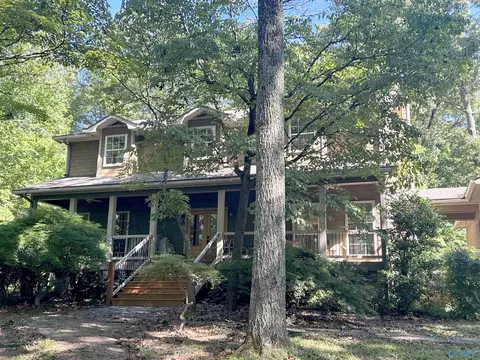 1204 Walker Dr, Glencoe, AL 35905