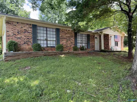 3910 Fair Oak Ln, Huntsville, AL 35805