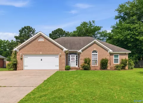 2101 SW Glenwood Dr, Hartselle, AL 35640