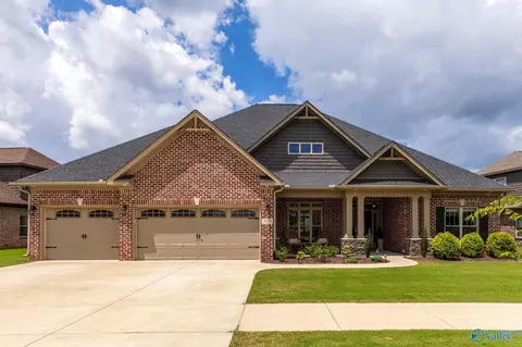 7529 Flint Crossing Cir, Owens Cross Roads, AL 35763