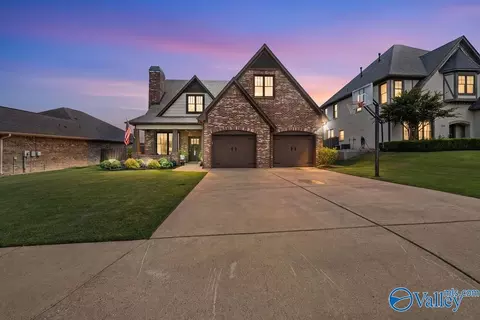 2905 Old Barn Cir, Owens Cross Roads, AL 35763
