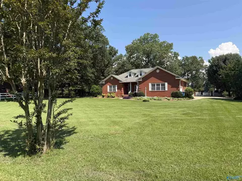 4636 Spruce St, Cedar Bluff, AL 35959