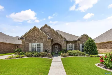 25112 Kingston Dr, Athens, AL 35613