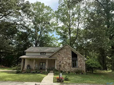251 Poplar Springs Dr, Rogersville, AL 35652