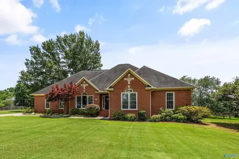 113 Lovvorn Ln, Huntsville, AL 35806