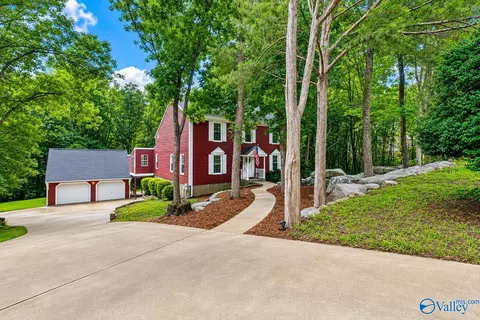706 Forrest Heights Dr, Huntsville, AL 35802