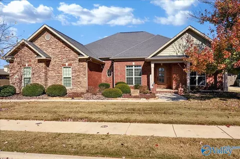 2 Youpon Dr, Huntsville, AL 35824