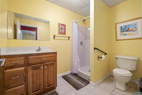 Bath - 2023 Mohawk Cliff Rd, Ohatchee, AL 36271 photo 4 of 4