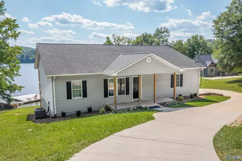 2023 Mohawk Cliff Rd, Ohatchee, AL 36271