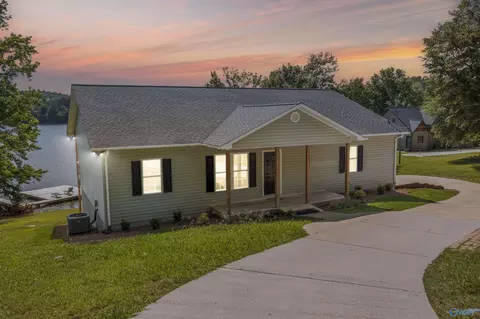 Exterior - 2023 Mohawk Cliff Rd, Ohatchee, AL 36271 photo 2 of 5