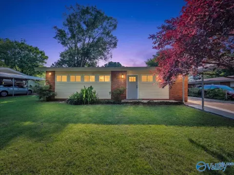 2912 Hillsboro Rd, Huntsville, AL 35805