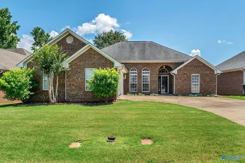 309 Dunolly Ln, Florence, AL 35633