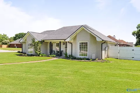 2301 Villaret Dr, Huntsville, AL 35803