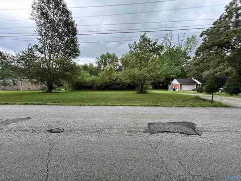 368 Little Lones Rd, Huntsville, AL 35811