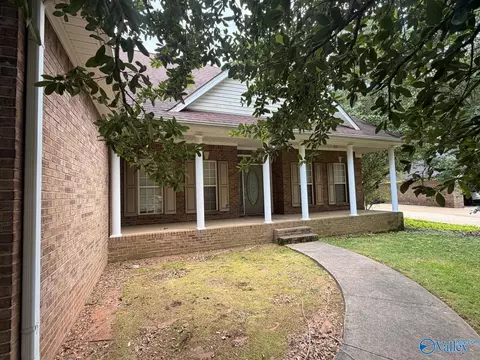 120 Skyhawk Dr, Harvest, AL 35749