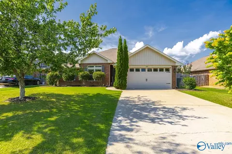 4621 Carrington Blvd, Owens Cross Roads, AL 35763