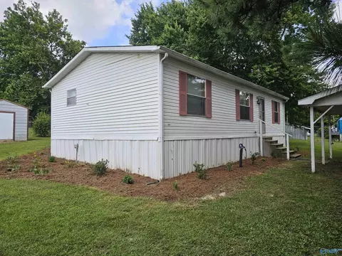83 Enterprise Dr, Albertville, AL 35951