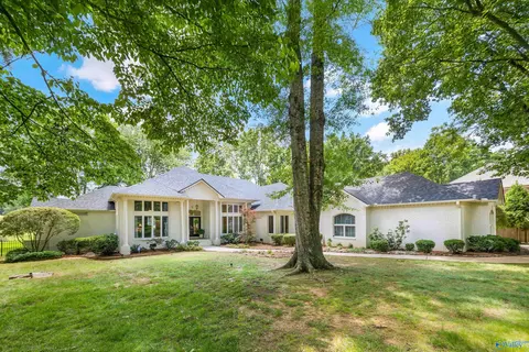 4829 Cove Creek Dr, Brownsboro, AL 35741