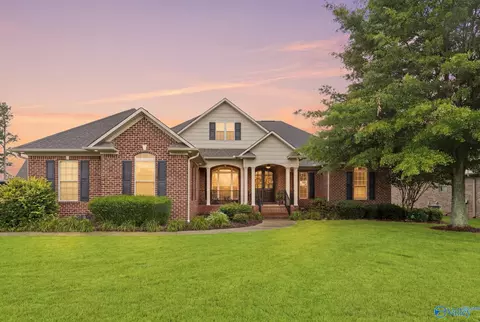 704 Shasta Dr, Albertville, AL 35950