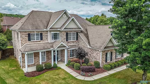 7002 Greystone Ln, Owens Cross Roads, AL 35763
