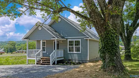 1406 Godfrey Ave, Fort Payne, AL 35967