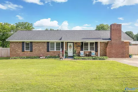 10 Bearden Dr, Grant, AL 35747