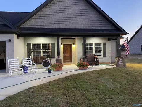 368 Ranch Rd, Rainsville, AL 35986