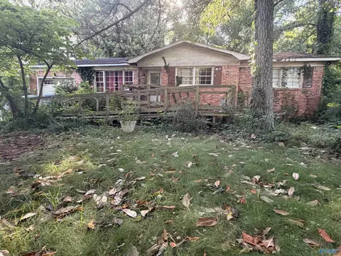 2207 Laverne Dr, Huntsville, AL 35801