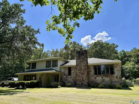630 Carolyn Ct, Gadsden, AL 35901