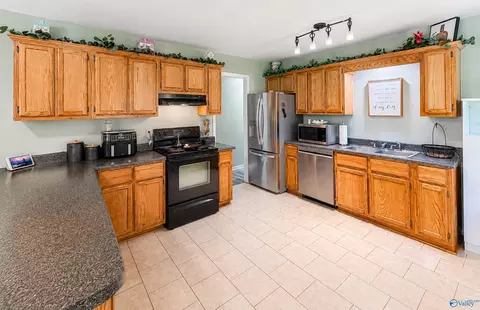 Kitchen - 310 Mountain Home Rd, Trinity, AL 35673 photo 4 of 9