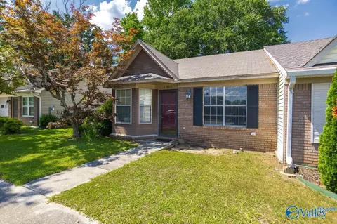 1825 N Brownstone Ct SW, Decatur, AL 35603