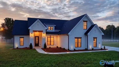 122 Eden Ln, Huntsville, AL 35811