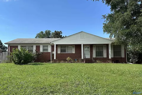 1204 8th St, Decatur, AL 35601