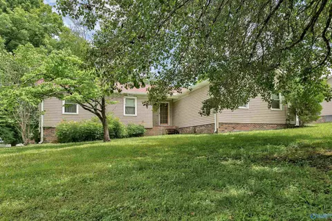 261 Glenview Dr, Estill Springs, TN 37330