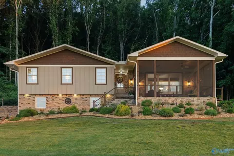 192 Cherrywood Rd, Hartselle, AL 35640