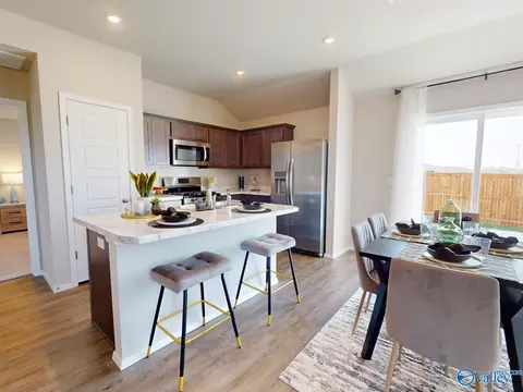 Kitchen - 1064 John Ave, Trinity, AL 35673 photo 1 of 4