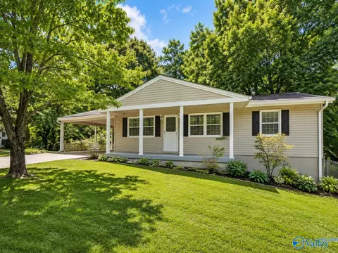 4605 Mountain Crest Dr, Guntersville, AL 35976