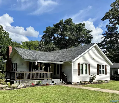 2004 Shady Grove Ln, Decatur, AL 35603