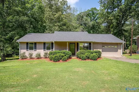 206 Sunset St, Centre, AL 35960