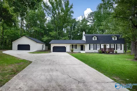 145 Dogwood Dr, Laceys Spring, AL 35754