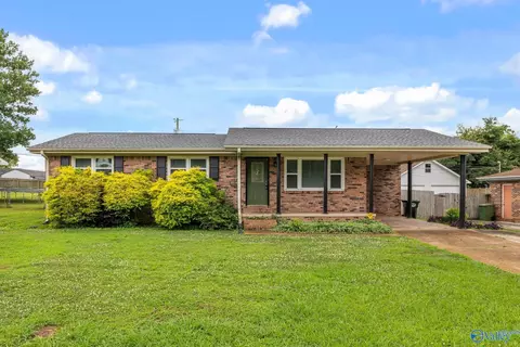 708 Elmhurst Ave, Muscle Shoals, AL 35661