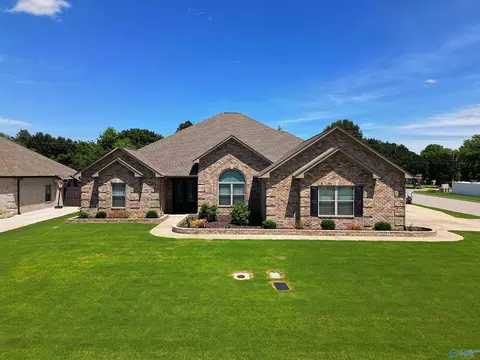 16904 Stonegate Dr, Athens, AL 35613