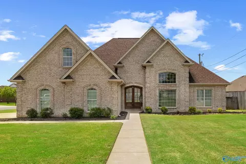 2502 Brown St, Muscle Shoals, AL 35661