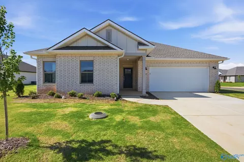 100 Chain Bridge Cir, Harvest, AL 35749