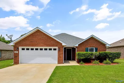 107 Summerset Ln, Huntsville, AL 35811