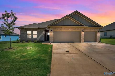 107 Ashby Pond Dr, Harvest, AL 35749