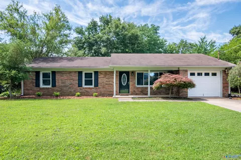 2203 Apolla Ln, Decatur, AL 35601